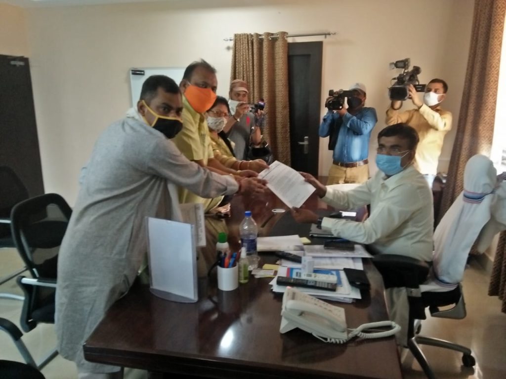 भाजपा ने लगाया देवघर जिला प्रशासन पर झामुमो कार्यकर्ताओं की तरह कार्य करने का आरोप