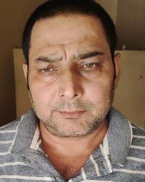 चार साल से फरार शराब माफिया नरेश सिंघानियां घरा गया