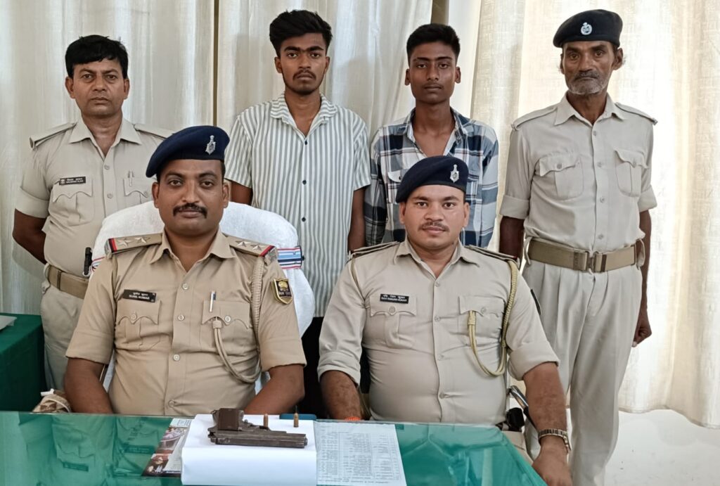 अपराध की साजिश नाकाम, लोडेड हथियार के साथ दो अपराधी गिरफ्तार