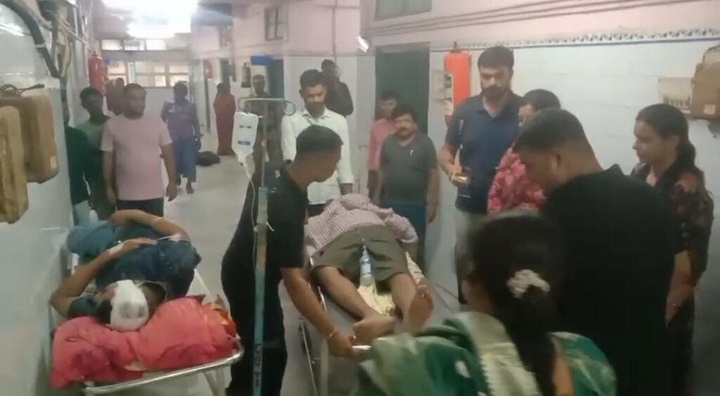 अपहरण की सूचना पर पहुॅची पुलिस पर ग्रामीणों ने किया हमला, सब इंस्पेक्टर सहित चार जवान घायल