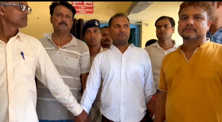 निगरानी विभाग की टीम ने जिला मत्स्य पदाधिकारी को 40 हजार की घूस लेते किया गिरफ्तार