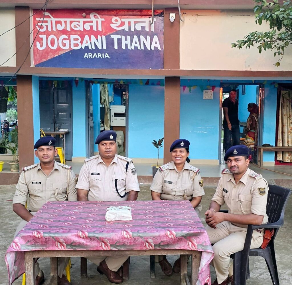 बंधन बैंक के पास हुई लूटकांड का खुलासा, पुलिस ने पांच लाख रुपये बरामद किए,आरोपी फरार