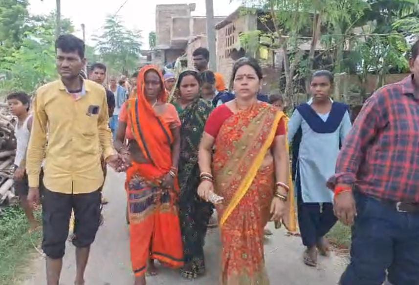 सुल्तानगंज नमामि गंगा घाट पर गंगा स्नान में तेज धार में बही दो महिलाएं, एक की मौत