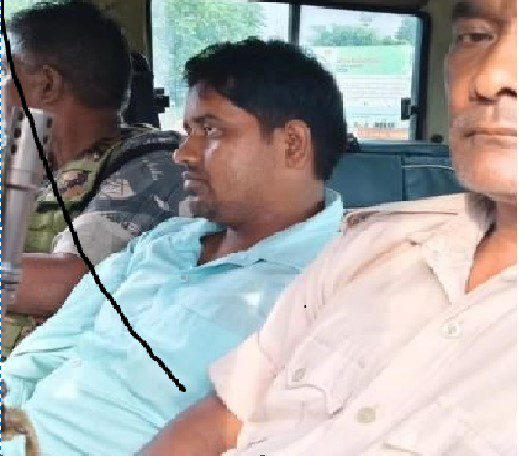 ACB की टीम ने पलामू में एक हल्का कर्मचारी को 12 हजार घूस लेते किया गिरफ्तार