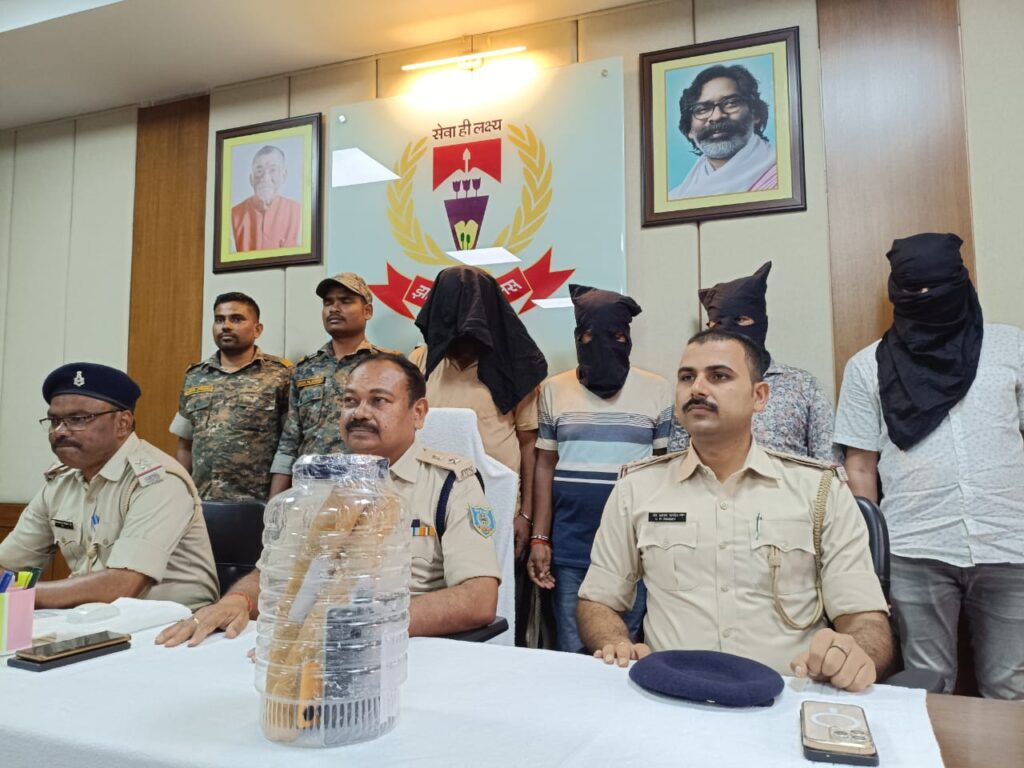 छड़वा डैम के पास से पुलिस ने 2.7 किलो अफीम के साथ चार तस्कर को किया गिरफ्तार, पंजाब भेजी जा रही थी अफीम