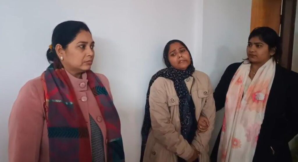 निगरानी की बड़ी कार्रवाई, 4000 रुपये घूस लेते महिला पर्यवेक्षिका गिरफ्तार