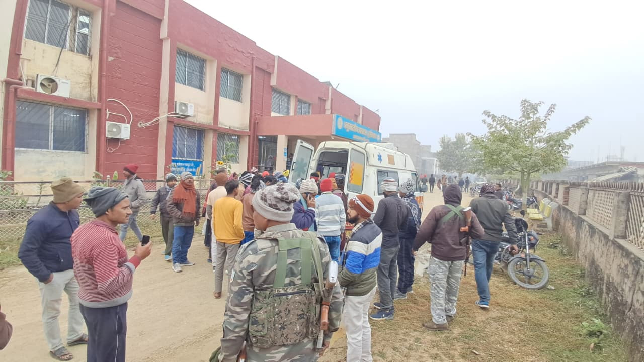 बोरसी के धुएं से दर्दनाक हादसा, धुएं से बीएसएफ जवान की सास-बेटी की मौत