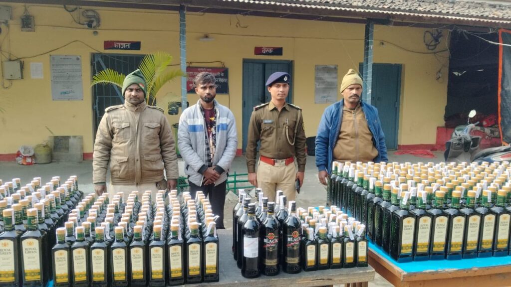 डीसीएम वाहन में गैस टंकी के भीतर छिपाकर लाई जा रही विदेशी शराब बरामद, चालक गिरफ्तार