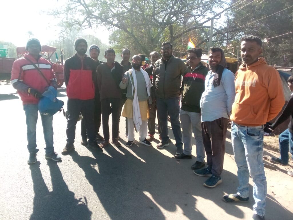 झारखंड पार्टी नेता सोमा मुंडा की हत्या के विरोध में खूंटी जिला बंद, सड़कों पर उतरे लोग