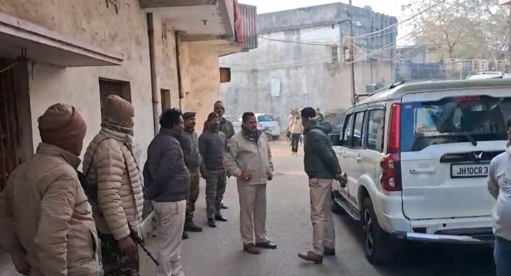 प्रिंस खान नेटवर्क पर पुलिस का बड़ा एक्शन, धनबाद में ताबड़तोड़ छापेमारी, कई सहयोगी हिरासत में