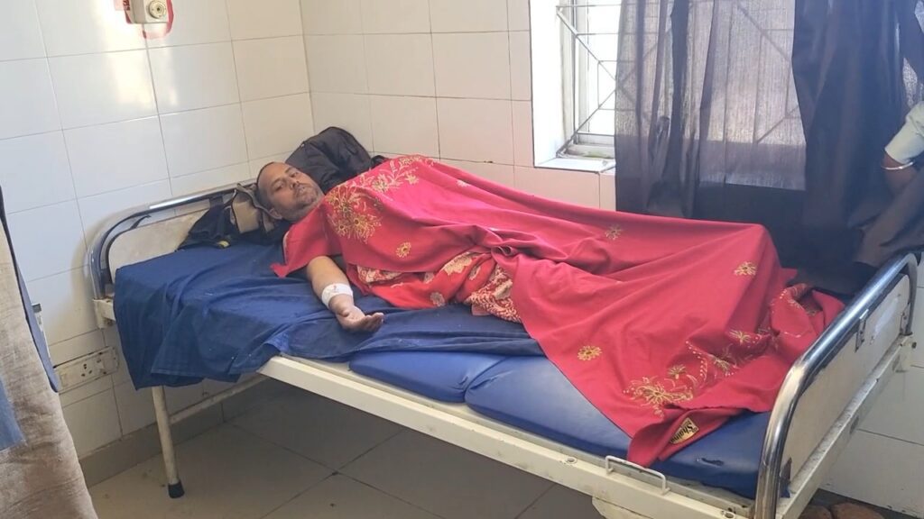 Hazaribagh के बड़कागांव में दिनदहाड़े ज्वेलरी दुकान में लूट, फायरिंग में एक घायल Hazaribagh Firing