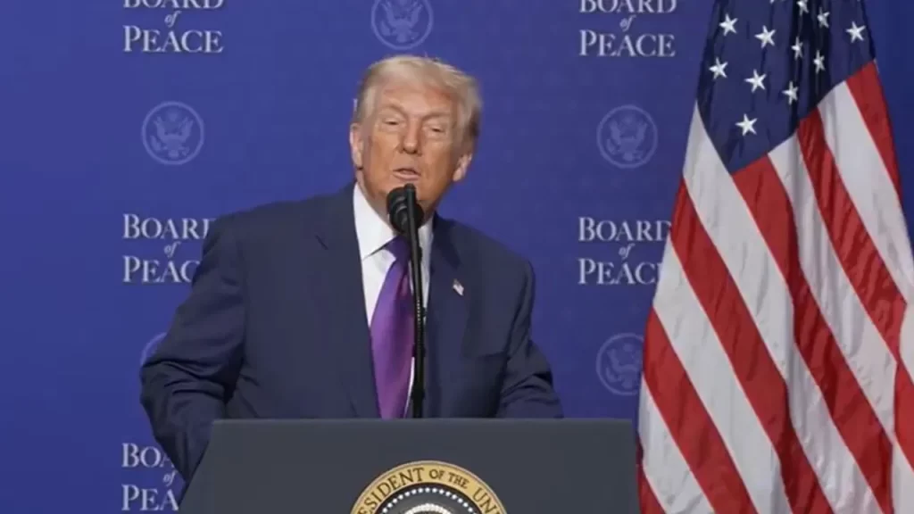 Donald Trump का बड़ा दावा, भारत-पाक जंग रुकवाने का फिर लिया क्रेडिट Donald Trump