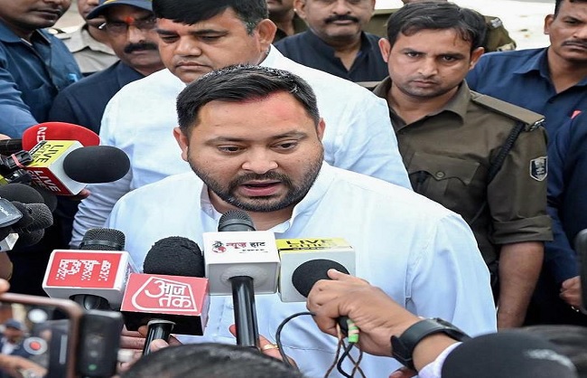 “हरा गमछा-नीला गमछा” बयान पर तेजस्वी यादव का पलटवार, कहा- मुख्यमंत्री पद की गरिमा रखें