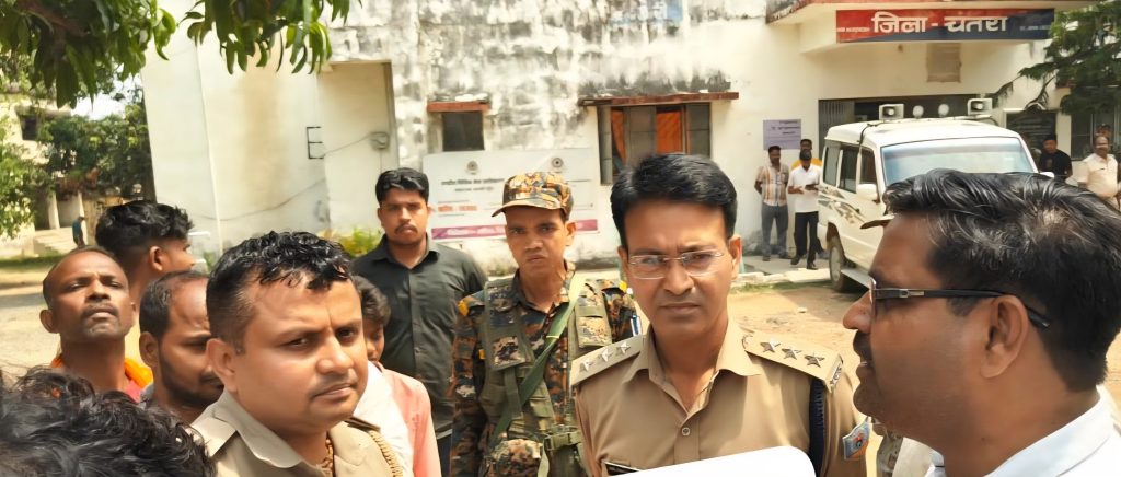 चतरा के बक्शा डैम में प्रतिबंधित पशु के अवशेष मिलने से हंगामा,सड़क जाम के बाद पुलिस की कार्रवाई, दो आरोपी गिरफ्तार