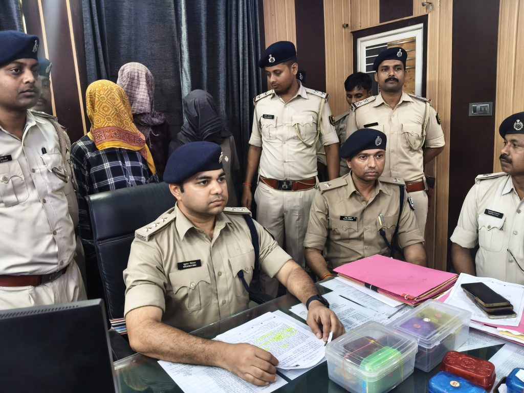 किशनगंज में 1.40 करोड़ की हेरोइन जब्त, तीन तस्कर गिरफ्तार,पश्चिम बंगाल से आ रही थी