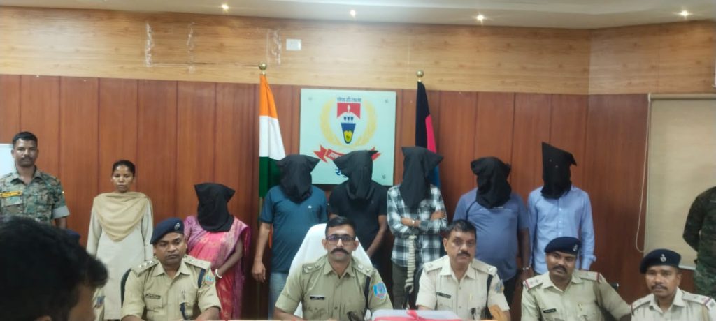 खूंटी डबल मर्डर केस का खुलासा, एसआईटी ने छह आरोपियों को गिरफ्तार, हत्या में इस्तेमाल स्कॉर्पियो और हथियार बरामद