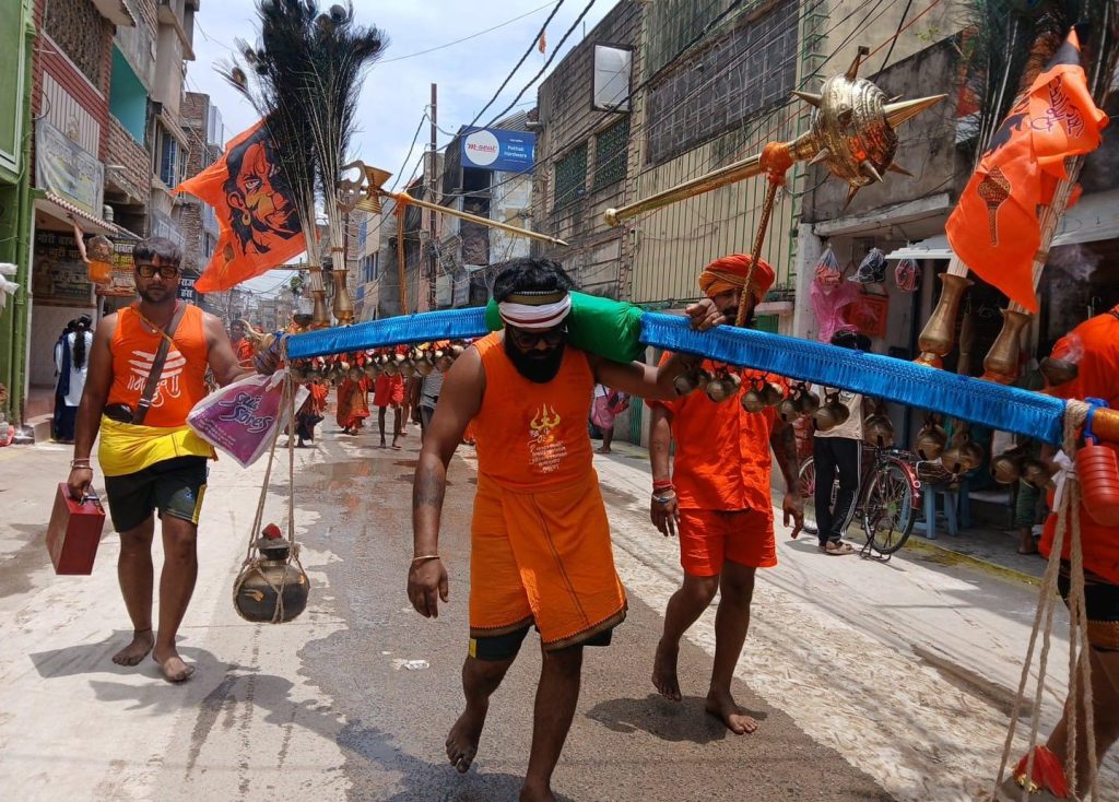श्रावणी मेला शुरू, सुल्तानगंज में उमड़ा शिवभक्तों का सैलाब ‘बोल बम’ के जयकारों से गूंजा 105 किमी कांवरिया पथ