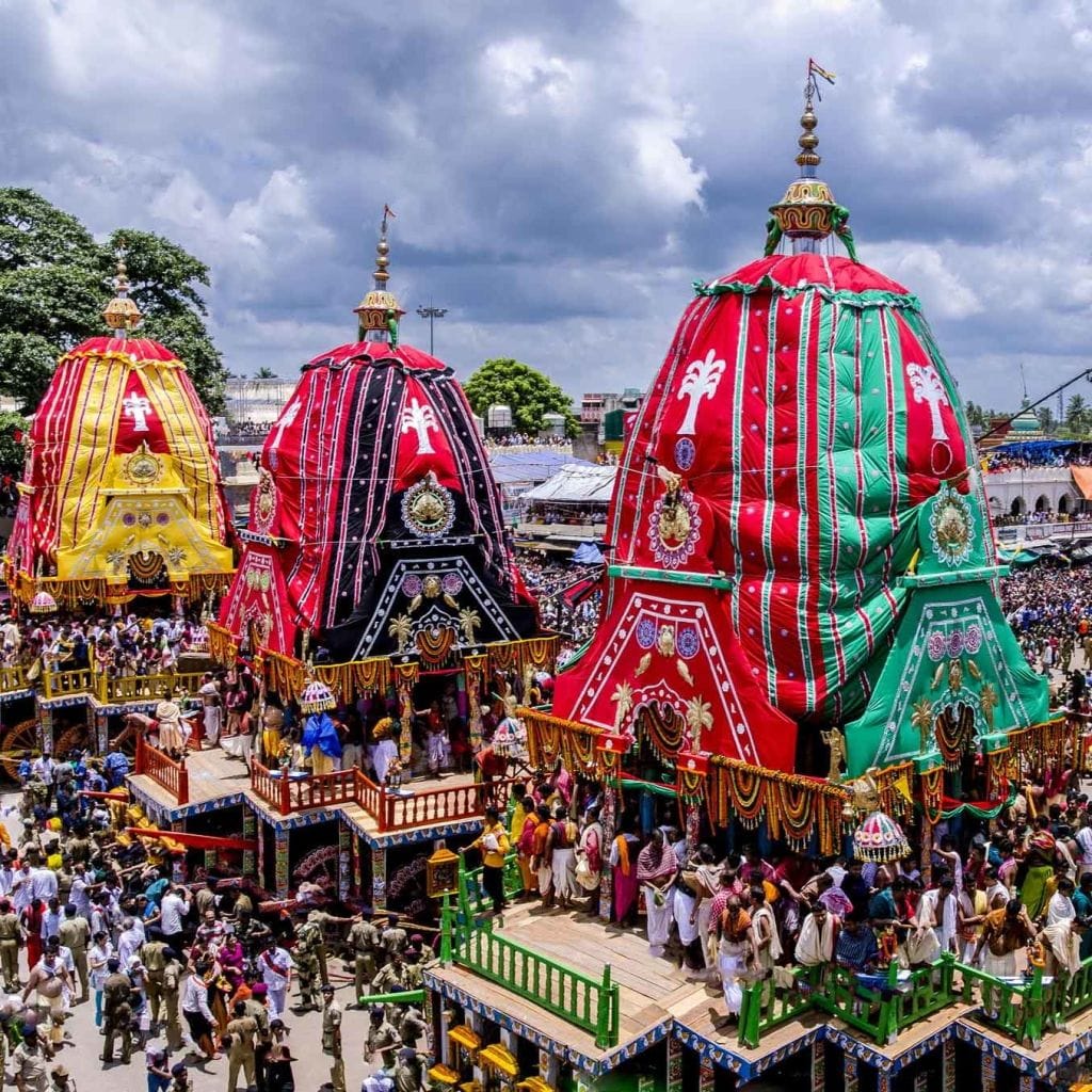 पुरी जगन्नाथ रथ यात्रा का भव्य शुभारंभ, बारिश के बीच लाखों भक्तों ने खींचे भगवान के रथ