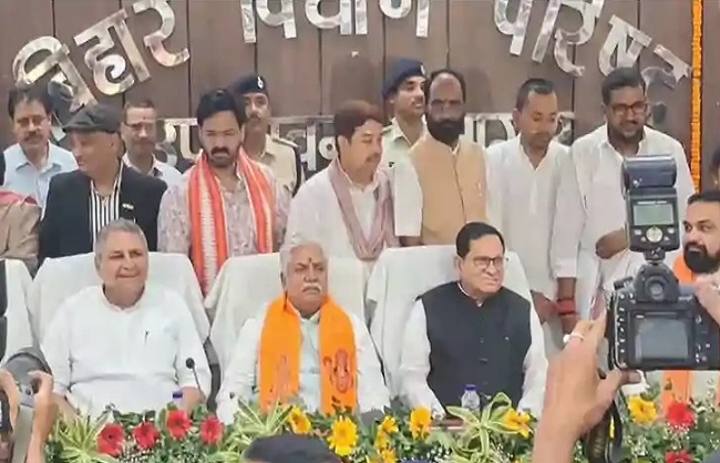 पवन सिंह समेत बिहार विधान परिषद के 10 नवनिर्वाचित एमएलसी ने ली शपथ
