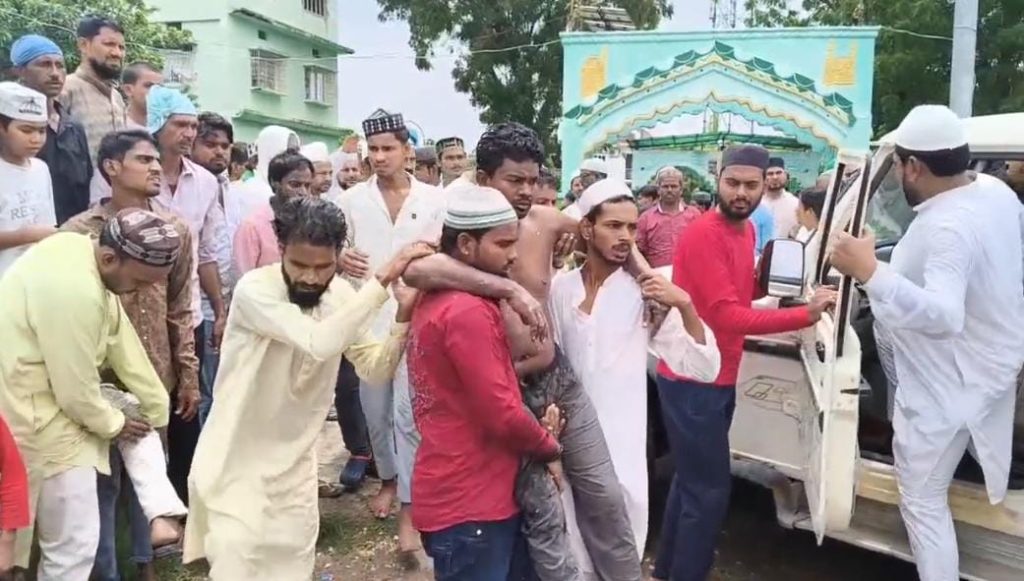 भागलपुर में जनाजा ले जाते समय बड़ा हादसा, हाई टेंशन बिजली तार की चपेट में आने से आधा दर्जन घायल