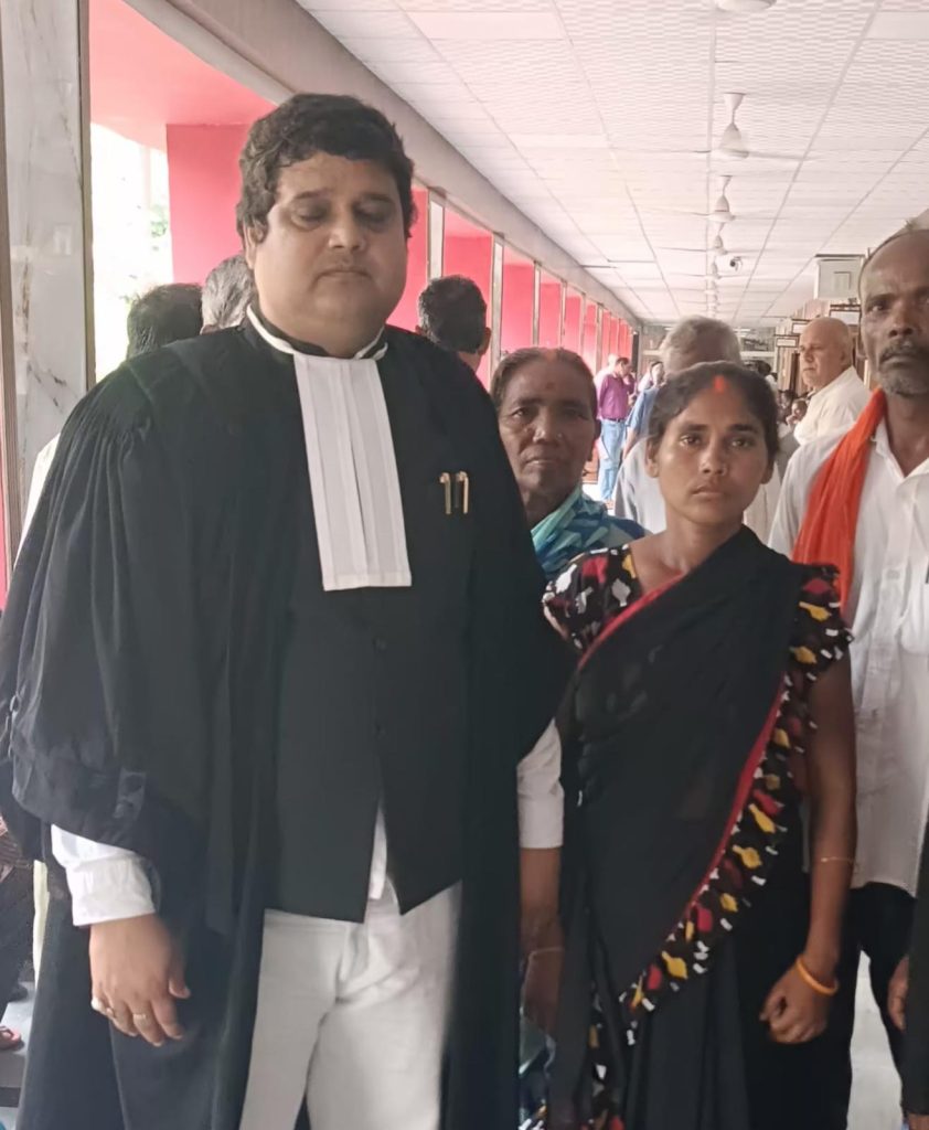 पलामू में एनएच निर्माण विवाद: महिला ने अधिकारियों समेत कई लोगों के खिलाफ एससी-एसटी एक्ट के तहत कोर्ट में दर्ज कराया परिवाद