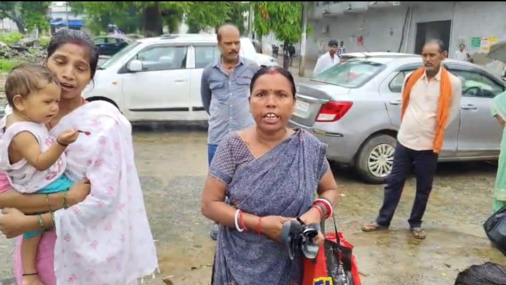 पलामू में पुलिस की पिस्टल छीनकर भागा आरोपी, जवाबी फायरिंग में पैर में लगी गोली