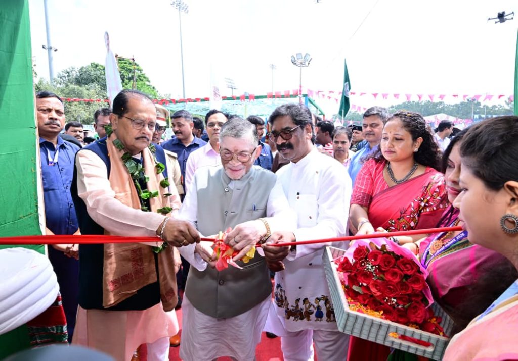 झारखंड आदिवासी महोत्सव-2026: मोरहाबादी में दिखी आदिवासी संस्कृति की झलक, हेमंत ने युवाओं से कहा-संवाद से हर समस्या का समाधान,गड़बड़ी करने वालों को मिलेगी कठोर सजा