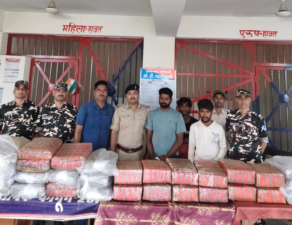 मोतिहारी में मादक तस्करी पर बड़ी कार्रवाई, दो बोलेरो के गुप्त तहखाने से 4 करोड़ का 190 किलो गांजा व स्कॉर्पियो से 300 ग्राम हेरोइन बरामद 7 तस्कर गिरफ्तार