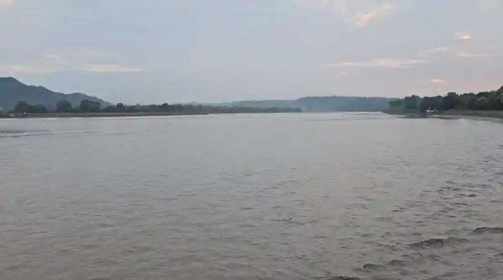 गंडक नदी का जलस्तर तेजी से घटा, बिहार-UP सीमा पर बाढ़ का खतरा टला