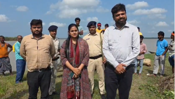 गोपालगंज में गंडक का जलस्तर बढ़ा, प्रशासन अलर्ट,वाल्मीकिनगर बराज से 4.16 लाख क्यूसेक पानी छोड़ा गया,निचले इलाकों में माइकिंग