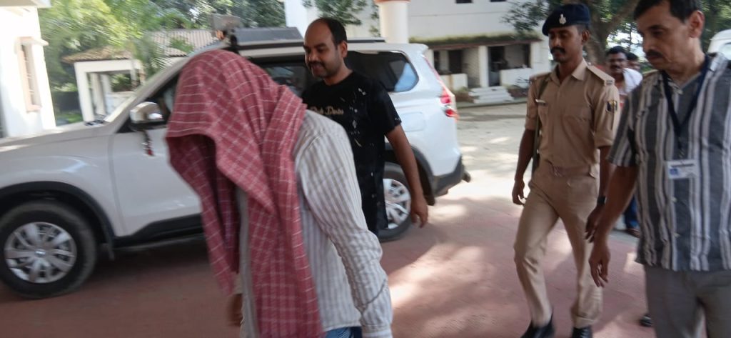 सहरसा में 72 हजार रुपये घूस लेते आवास सहायक को निगरानी ने किया गिरफ्तार,प्रधानमंत्री आवास योजना की दूसरी किस्त के लिए मांग रहा था रिश्वत