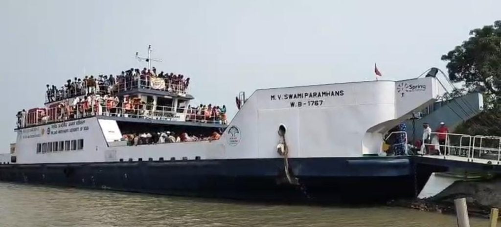 भागलपुर में दो जहाजों की जोरदार टक्कर, सैकड़ों यात्री बाल-बाल बचे,कमाई की होड़ में यात्रियों की सुरक्षा से खिलवाड़, जहाज सेवा पर उठे सवाल