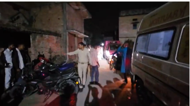 सीवान में पटाखा बनाने के दौरान भीषण धमाका,5 शव बरामद; कई के दबे होने की आशंका