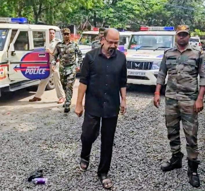 आदिवासी किशोरी के यौ/न उ/त्पीड़न के आरोप में कोडरमा के सिविल सर्जन गिरफ्तार, जेल भेजे गए
